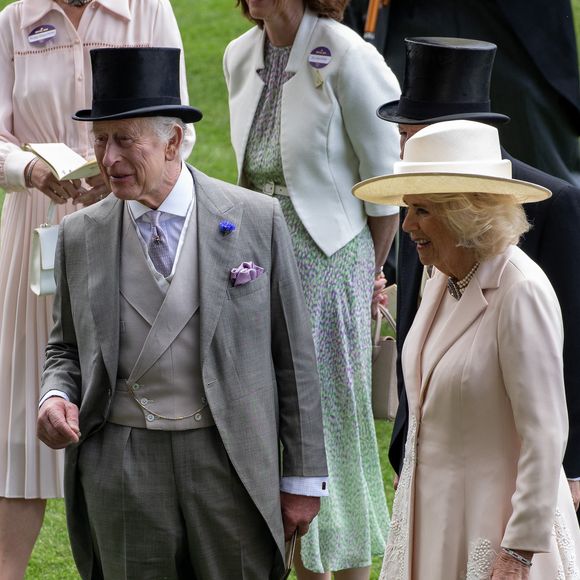 Le roi Charles III d'Angleterre et Camilla Parker Bowles, reine consort d'Angleterre, assistent à la dernière journée des courses hippiques Royal Ascot? le 22 juin 2024.