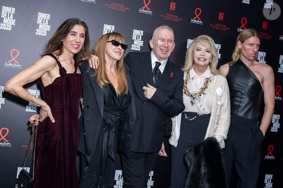 Amanda Lear, Jean-Paul Gaultier, Ludovic De Saint Sernin, Babeth Djian, Blanca Li au photocall du 22ème dîner de la mode pour le Sidaction à Paris le 30 janvier 2025.
© Olivier Borde / Bestimage