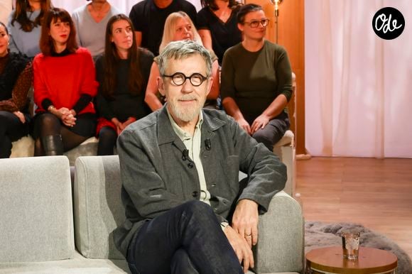 L’absence de pollution lumineuse lui permet également d’admirer un ciel étoilé exceptionnel.

Jamy Gourmaud sur plateau de l'émission "Animalement Vôtre" présentée par B.Montiel et diffusée le 4 janvier 2026 sur France 3, à Paris, France, le 3 décembre 2025. © Jack Tribeca/Bestimage