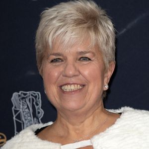Mimie Mathy pose sur le tapis rouge de la cérémonie des César 2020 pour un épisode de la série « Call my agent », à la Salle Pleyel à Paris, le 28 février 2020, à Paris, en France. Photo de David Niviere/ABACAPRESS.COM