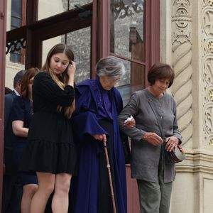Exclusif - La petite nièce Liziko, Elisabeth Gagarine et sa soeur  Macha Meril aux obsèques de leur soeur la princesse Hélène Gagarine en la cathédrale Saint-Alexandre-Nevsky, à Paris, France, le 20 août 2025. © Denis Guignebourg/Bestimage