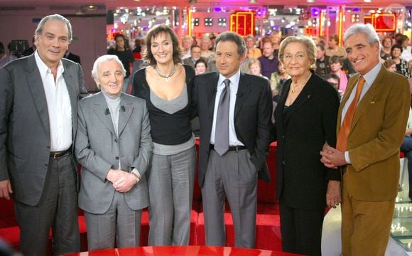 La vie de Lino Ventura a pris un tournant personnel majeur en 1958, lorsque sa fille Linda est née. Victime d’un accident vasculaire cérébral qui lui a laissé de lourdes séquelles, la fillette s'est retrouvée en situation de handicap. 

Laurent Ventura, Charles Aznavour, Clelia Ventura, Michel Drucker, Odette Ventura et Jean-Loup Dabadie sur le plateau de l'émission 'Vivement Dimanche' le 4 novembre 2004 © Guillaume Gaffiot / Bestimage
