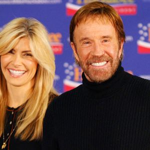 Chuck Norris, Gena O Kelley' font campagne avec Mike Huckabee à l'American Legion à Rochester, New Hampshire le 7 janvier 2008. Les primaires du New Hampshire auront lieu le 8 janvier.   Photo par John Angelillo/UPI/ABACAPRESS.COM .