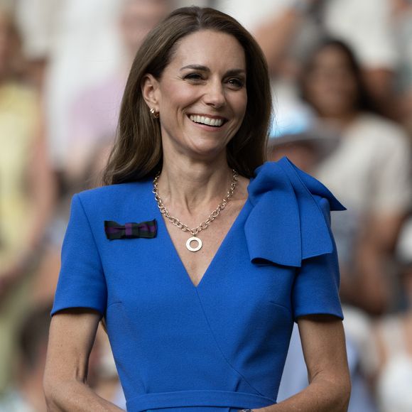 Le prince et la princesse de Galles, le prince George et la princesse Charlotte assistent à la finale masculine de Wimbledon entre Jannik Sinner et Carlos Alcaraz, au All England Lawn Tennis and Croquet Club, à Wimbledon, Londres, Royaume-Uni, le 13 juillet 2025.
©Julien Burton / Bestimage