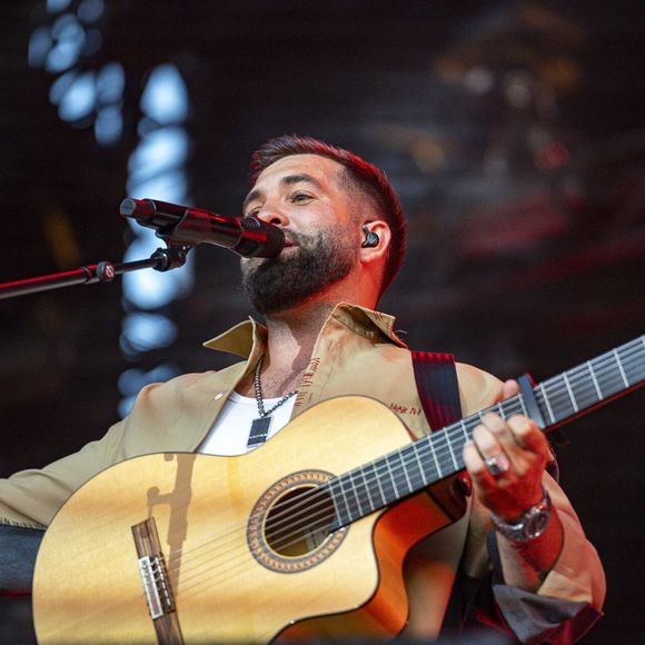 Le chanteur confie : "Il n'y a plus de lissage : on est comme on est, humain avant tout".

Kendji Girac en concert lors du festival de musique du Printemps de Perouges au Chateau de Saint-Maurice-de-Remens le 29 juin 2025. © Sandrine Thesillat / PsNewZ / Bestimage