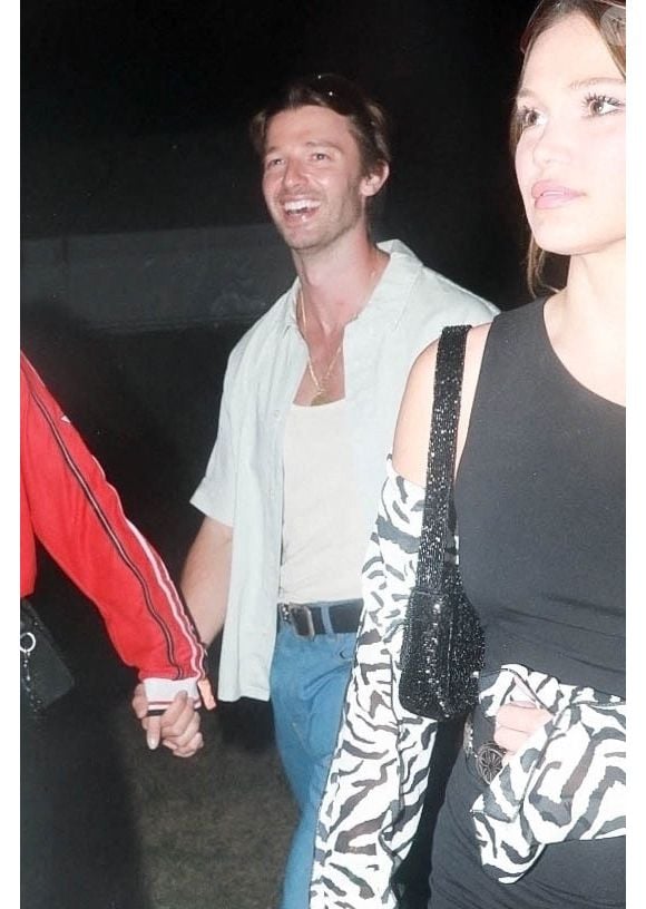 Patrick Schwarzenegger et sa fiancée Abby Champion à Coachella 2025. Photo par Backgrid USA / Bestimage