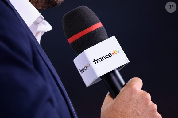 Micro de France TV pendant le match de la Coupe du Monde de Rugby entre la France et la Namibie au Stade de Marseille le 21 septembre 2023 à Marseille, France. Photo by Baptiste Paquot/ABACAPRESS.COM