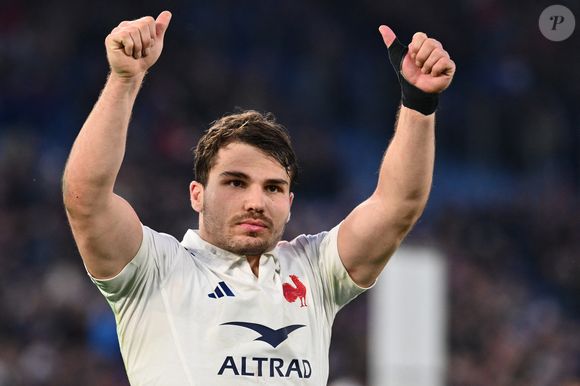 Antoine Dupont pendant le match des Six Nations 2025 entre l'Italie et la France le 23 février 2025 à Rome. (Credit Image: © Domenico Cippitelli/LiveMedia/IPA via ZUMA Press)