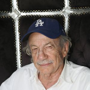 Loin de l'agitation parisienne, c'est aux Portes-en-Ré qu'il a posé ses valises depuis de nombreuses années.
Patrick Chesnais - 35ème Salon du livre de Cosne-sur-Loire, du 26 au 28 mai 2023