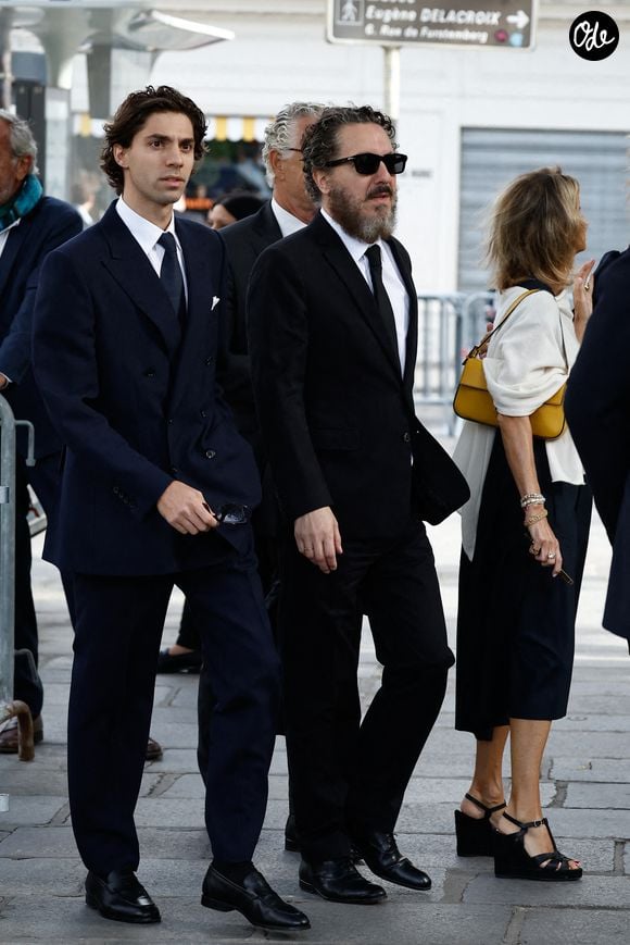 Carlo Agostinelli (fils de Mathilde Favier), Guillaume Gallienne - Arrivées aux obsèques de Nicolas Altmayer en l’Église de Saint-Germain-des-Prés à Paris le 31 aout 2026. © Dominique Jacovides-Cyril Moreau/Bestimage
