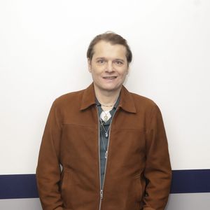 Exclusif - Benabar, lors de l'enregistrement de l'émission "100% Logique", présentée par C.Féraud et diffusée le 18 avril 2026 sur France 2, à Paris, France, le 20 février 2026. © Jack Tribeca/Bestimage