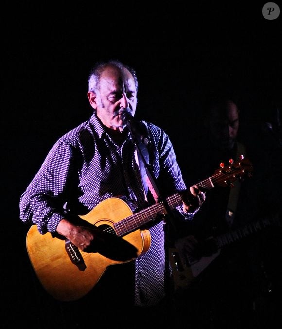 Concert de Louis Chedid dan sla salle "Le Tahiti" à Gacé, le 3 octobre 2021. 
© Sébastien Legendre / Panoramic / Bestimage