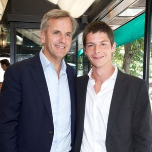 Ensemble, ils ont eu quatre enfants : Caroline, née en 1987, Marc, né en 1988, Rémy, né en 1992, et enfin Nicolas, né en 1993.

Exclusif - Bernard de La Villardière et son fils Nicolas de la Villardière lors de la neuvième édition du déjeuner Pères et fils organisé au café Les Deux Magots à Paris, le 23 juin 2014. JULIO PIATTI / BESTIMAGE