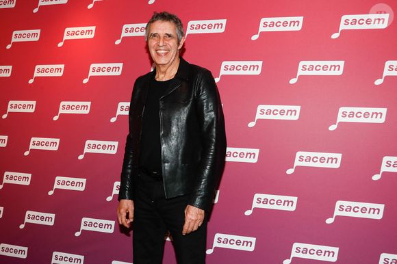 Julien Clerc - Photocall de la soirée en hommage à Jean-Loup Dabadie à la SACEM à Neuilly-sur-Seine, le 07 avril 2025. © Christophe Clovis / Bestimage