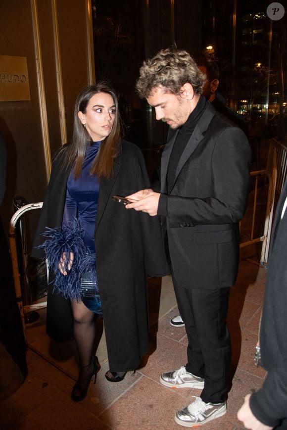 Antoine Griezmann et sa femme  Erika Choperena arrivent à l'inauguration du restaurant Rhudo à Madrid  le 29 janvier 2024. Europa Press / Bestimage