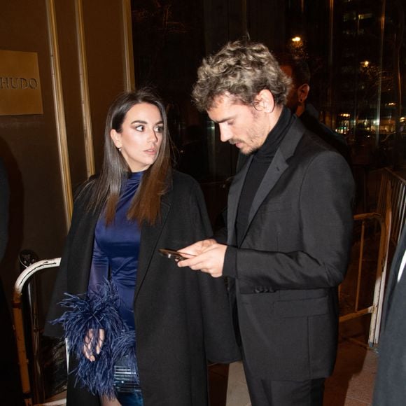 Antoine Griezmann et sa femme  Erika Choperena arrivent à l'inauguration du restaurant Rhudo à Madrid  le 29 janvier 2024. Europa Press / Bestimage