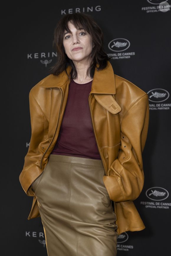 confirmant qu'elle reste sublime même sans maquillage. 

Photocall Kering Women in Motion Talk avec Charlotte Gainsbourg à l'hôtel Majestic lors du 78ème Festival International du Film de Cannes le 17 mai 2025.

© Olivier Borde / Bestimage