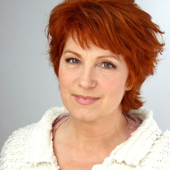 C'est dans les colonnes du magazine Ici Paris qu'elle a fait savoir sa méthode. Et comme on peut s'en douter, il a fallu là beaucoup de volonté. 

Archive - Portrait - Véronique Genest
2009|Archive -JLPPA - 001 Drfo - Portraits People