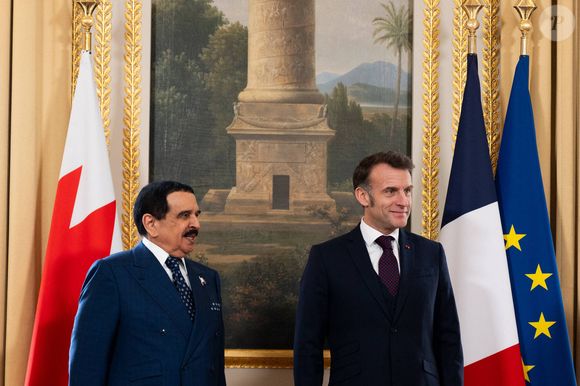La transaction, validée par le Vatican, s’est faite avec Cheika Sabika, épouse du roi, qui a personnellement signé l’acte de vente afin de respecter à la fois le patrimoine et les valeurs de l’ancienne congrégation.

Le président français Emmanuel Macron et le roi de Bahreïn Hamad bin Isa al-Khalifa avant leur rencontre au palais présidentiel de l'Élysée à Paris, France. 6 février 2026. © Jeanne Accorsini/Pool/Bestimage