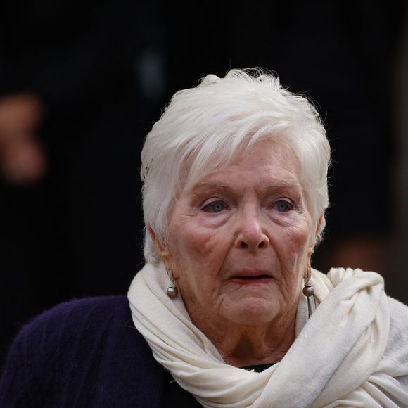Un ancien président en a fait les frais
Line Renaud - Sorties de la messe funéraire en hommage à Bernard Tapie en l'église Saint-Germain-des-Prés à Paris. Le 6 octobre 2021
© Jacovides-Moreau / Bestimage