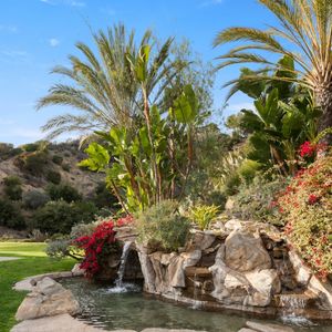 Exclusif - La nouvelle villa de Kanye West à Beverly Hills. Kanye a finalisé l'achat hors marché pour 35 millions de dollars. La propriété de style méditerranéen comprend environ 1900 m2 d'espace habitable, des jardins privés et des vues panoramiques sur la ville. Los Angeles, le 15 décembre 2024.