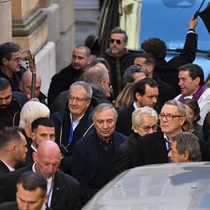 Il écrit : "Le documentaire poursuit manifestement un seul objectif : minimiser mon rôle voire m’effacer de cette histoire"

Paul Watson, Nicolas-Jacques Charrier, Bernard d'Ormale, Chico Bouchikhi, Gipsy Kings arrivant à l'église Notre-Dame de l'Assomption, pour la cérémonie funéraire de l'actrice française Brigitte Bardot, à Saint-Tropez, le 7 janvier 2026. 

Photo par Julien Reynaud/APS-Medias/ABACAPRESS.COM