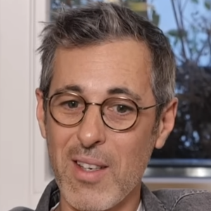 À la tête de Château de Dammarie-lès-Lys, qu'il dirige depuis sa réouverture, en 2022, Michaël Goldman a pris une grande décision : déménager tout près du château de la Star Academy.

Michael Goldman sur Youtube