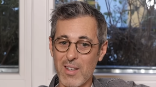 Michaël Goldman a déménagé tout près du château de la Star Academy : cet être qui l’a convaincu de bouger