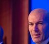 Aux côtés de la figure du football, c'est un talent discret mais essentiel qui s'invite à Clairefontaine. 

L'ancien international français de football Zinédine Zidane (à droite) s'exprime aux côtés du président de la Fédération française de football, Philippe Diallo (à gauche), lors d'une conférence de presse visant à le présenter comme le nouveau sélectionneur de l'équipe de France, au siège de la Fédération française de football (FFF) à Paris, le 28 juillet 2026.  © Baptiste Autissier/PsnewZ/Bestimage