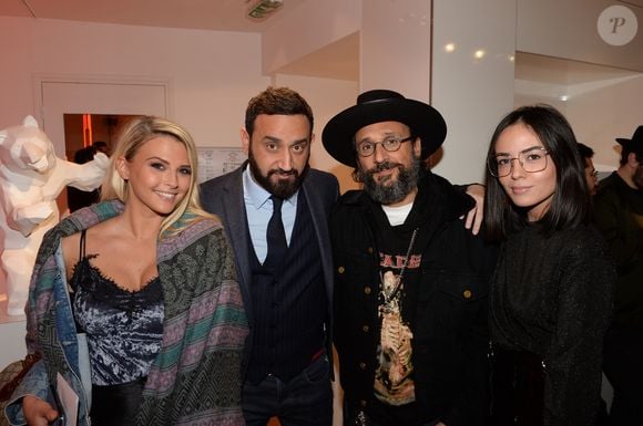 Exclusif - Kelly Vedovelli, Cyril Hanouna, Alexandre Elicha (The Kooples) et Agathe Auproux - Cocktail d'inauguration de la première galerie Pop Art Concept store entièrement dédié aux oeuvres de Richard Orlinski à Paris, France, le 23 novembre 2017. © Rachid Bellak/Bestimage