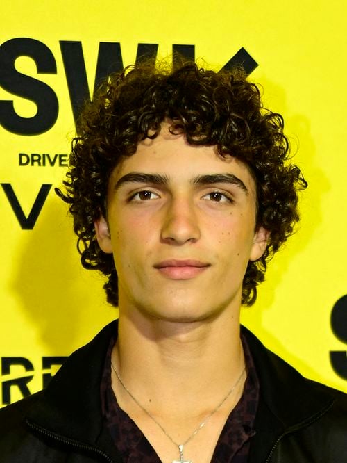 Vogue World Milan : Le fils d’un des plus grands acteurs de sa génération a fait ses premiers pas de mannquin lors du défilé