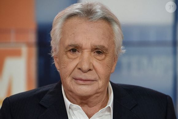 Michel Sardou est interwievé par Apolline de Malherbe sur BFMTV à Paris, France, le 27 octobre 2019. Photo by Alain Apaydin/ABACAPRESS.COM