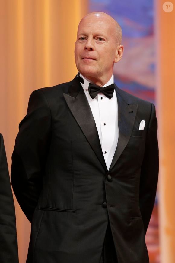 Aujourd'hui, cette maladie neurodégénérative incurable continue de progresser.

Bruce Willis à la cérémonie d'ouverture du 65ème festival de Cannes 

Photo : Jacovides-Borde-Moreau / Bestimage
