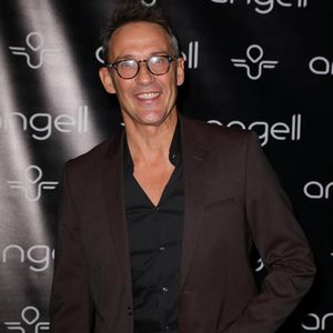 Julien Courbet assistant à la soirée de lancement d'Angell au Bridge à Paris, France, le 19 novembre 2019. Marc Simoncini a présenté Angell, son nouveau vélo électrique intelligent, conçu par Ora Ito. Photo by David Boyer/ABACAPRESS.COM