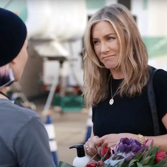 Dans la fiction "The Morning Show", Joe Marinelli avait également donné la réplique à Jennifer Aniston.

Les stars de Friends, Jennifer Aniston et David Schwimmer, sont réunies dans une publicité du Super Bowl - 2024. (JLPPA / Bestimage).
