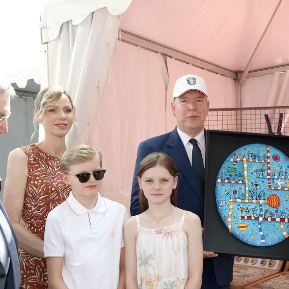 Le prince Albert II de Monaco, la princesse Charlène et le prince Jacques et la princesse Gabriella - Cérémonie d'ouverture de la 6ème édition des Rencontres des Sites Historiques Grimaldi de Monaco, et remise des Trophées aux Officiels le 14 juin 2025. 
© Caudia Albuquerque / Bestimage