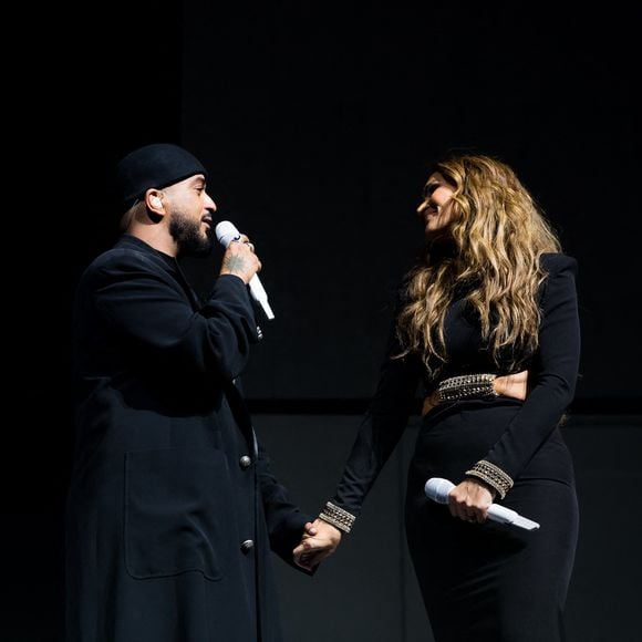 Exclusif - Vitaa et Slimane sur la scène de l'AccorHotels Arena à Paris pour leur tournée " Versus Tour" le 22 octobre 2021.
© Tiziano Da Silva / Bestimage