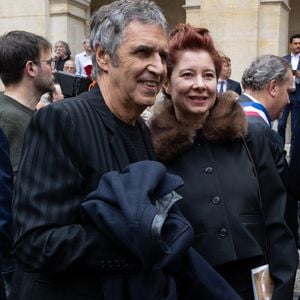 Julien Clerc et sa femme Hélène Grémillon - Le chef français multi étoile, Guy Savoy, vient d'être officiellement installé comme membre de l'Académie des Beaux-Arts. Une cérémonie qui s'est déroulée sous la coupole de l'Institut de France, à Paris, France, le 20 mai 2026. C'est la première fois qu'un chef intègre la prestigieuse institution. © Julien Sarkissian/Bestimage