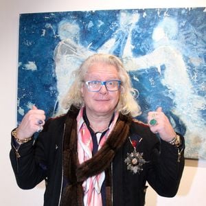 Exclusif - Pierre-Jean Chalençon lors de la soirée de vernissages de l'exposition "Forains" de F.Delporte et des tableaux de S.Carron à l'Espace Sylvia Rielle à Paris le 18 décembre 2024.
© Philippe Baldini / Bestimage