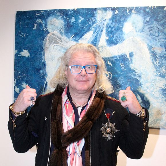 Exclusif - Pierre-Jean Chalençon lors de la soirée de vernissages de l'exposition "Forains" de F.Delporte et des tableaux de S.Carron à l'Espace Sylvia Rielle à Paris le 18 décembre 2024.
© Philippe Baldini / Bestimage