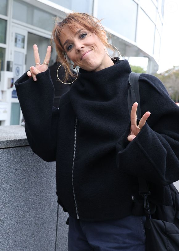 Exclusif - Zaz - Arrivées lors de l'enregistrement de l'émission "Vivement Dimanche" à Paris le 22 octobre 2025. © Bestimage