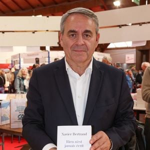 Ce lundi 10 novembre 2025, alors que Xavier Bertrand était l'invité de "Tout est politique",
Xavier Bertrand à la Halle Georges Brassens de Brive-la-Gaillarde pour la 43eme Foire du Livre de Brive, le 7 novembre 2025.©Jean-Marc LHOMER/Bestimage.