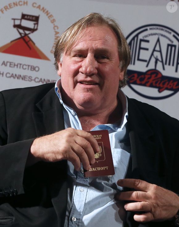 Fanny Ardant et Gérard Depardieu sont en conférence de presse à Moscou pour "La musica deuxième", une pièce de théatre de Margerite Duras le 7 octobre 2015.