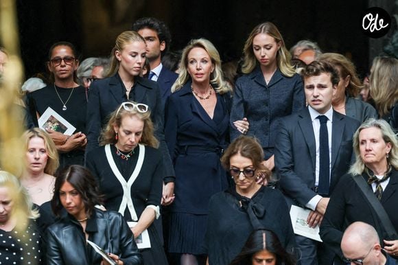 Camilla de Bourbon des Deux-Siciles , ses filles, la princesse Maria Carolina de Bourbon des Deux-Siciles et Maria Chiara de Bourbon des Deux-Siciles - Sortie des obsèques de Mathilde Favier en l'église Saint-Sulpice à Paris le 31 aout 2026. © Dominique Jacovides-Cyril Moreau/Bestimage
