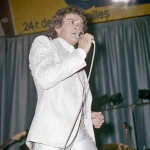 Michel Sardou se produit. (photo non datée) Photo by APS-Medias/ABACAPRESS.COM