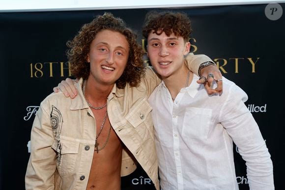 Joalukas Noah avec Elvis, le fils de David Guetta lors de la soirée d'anniversaire de Joalukas Noah, fils de Yannick Noah et Isabelle Camus, pour ses 18 ans à Paris le 10 juin 2022.

© Cyril Moreau / Bestimage