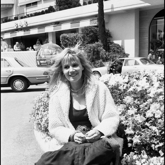 Dans le film "La Dérobade", il lui a crevé le tympan.

Miou-Miou à Cannes en 1974