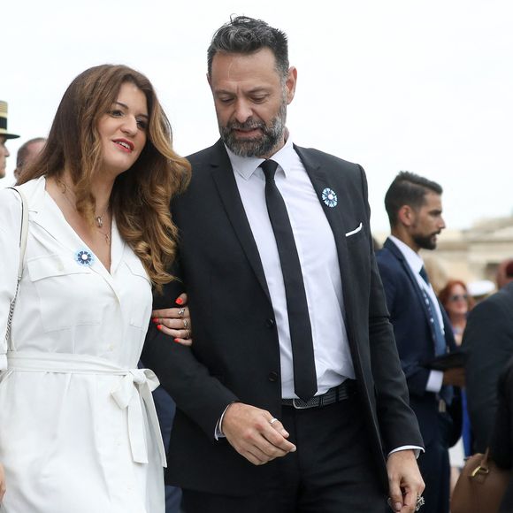 Elle est mariée depuis août à Matthias Savignac

Marlène Schiappa Secrétaire d'Etat auprès de la Première ministre, chargée de l'Economie sociale et solidaire et de la Vie associative et sonn compagnon lors de la cérémonie du 143ème défilé militaire du 14 juillet, jour de la Fête Nationale, sur les Champs-Elysées et la place de la Concorde, à Paris, France, le 14 juillet 2023. © Stéphane Lemouton/Bestimage