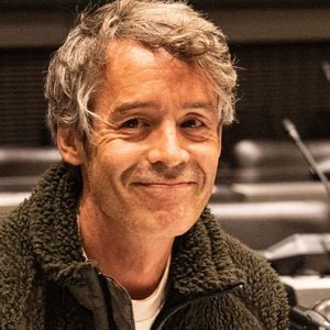 Yann Barthès va prochainement reprendre les commandes de "Quotidien" pour une nouvelle saison sur TMC

Yann Barthès - Le présentateur de l'émission Quotidien, est auditionné par la commission d'enquête sur les fréquences TNT, à la demande du Rassemblement national à Paris le 27 mars 2024.
Crédit : Baptiste Autissier / Panoramic / Bestimage