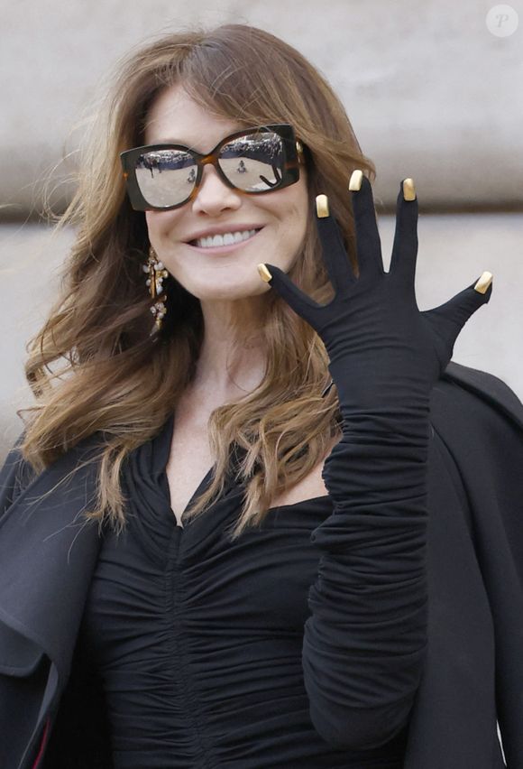 Carla Bruni au défilé Schiaparelli "Collection Haute Couture Printemps/Eté 2025" lors de la Fashion Week de Paris (PFW), le 27 janvier 2025

© Christophe Aubert via Bestimage